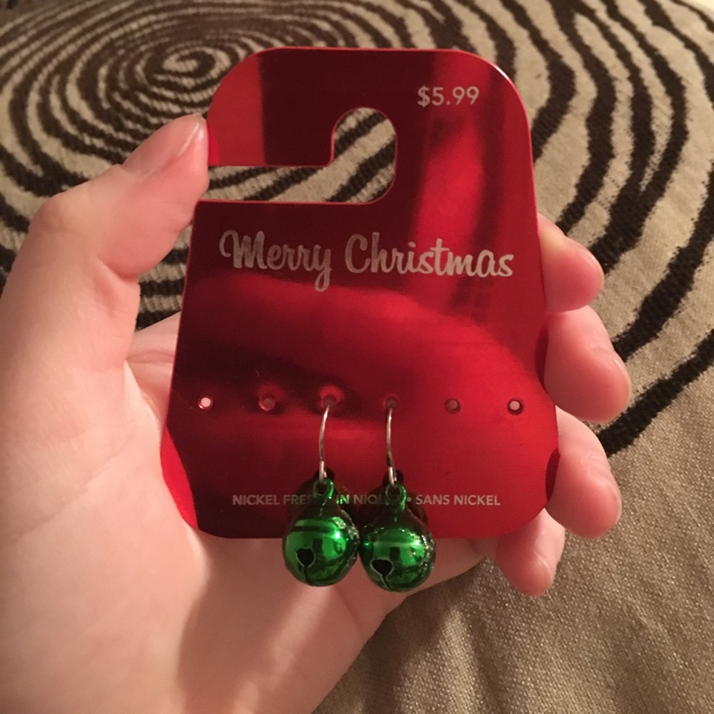 Green Jingle Bell Dangly Christmas Earrings 🎄